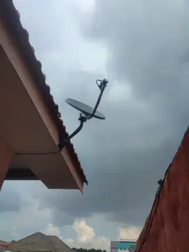 Antena Uhf dan Antena Parabola Gubeng sekitarnya