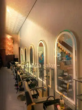 Di cari karyawati utk Salon Kecantikan Muslimah.