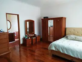 Dijual Rumah Lux Cantik di Setiabudi Regensi