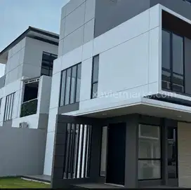 Di JUAL Atau Di SEWA Rumah Posisi Hoek Di Sebelah Persia Kolam RENANG