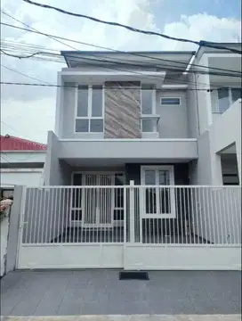 Rumah Baru Minimalis Modern Strategis di Manyar Tirtoyoso Surabaya
