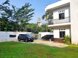 Rumah dengan halaman luas di joglo deket ciledug