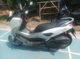 motor n max 2019 putih