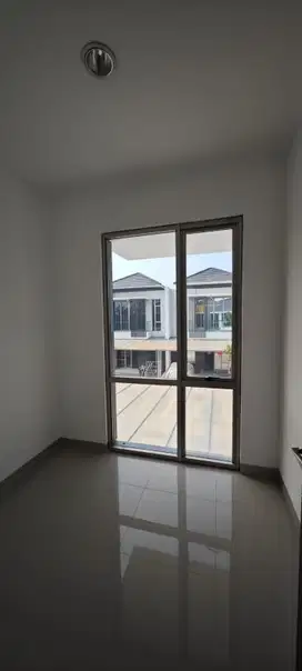 Dijual cepat rumah pik2 unit terawat rumah like new