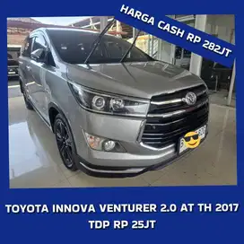 TOYOTA INNOVA VENTURER AT TH 2017 BENSIN