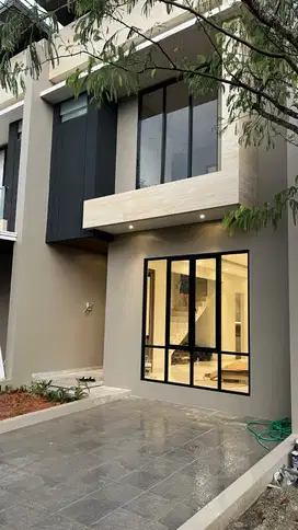 Rumah Mewah dan Elegan dengan Fasilitas Premium di Lokasi Strategis
