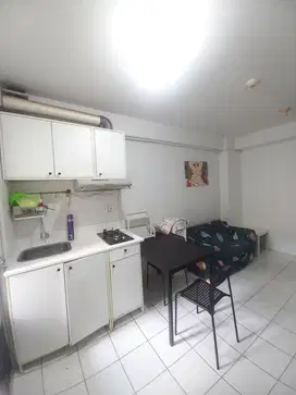 Sewa MURAH Apartemen gading nias Tahunan Chrysant lt 20 furnished
