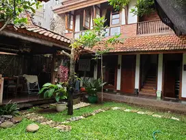 Rumah di Riau Martadinata, Pusat Kota Bandung