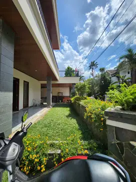 RUMAH DIJUAL BARU RENOVASI DESIGN TROPICAL PEJATEN JAKSEL.
