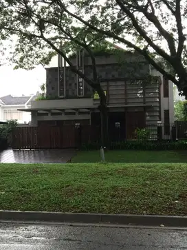 Dijual rumah Mewah Bangunan Modern Clasik Lippo Karawaci Tangerang