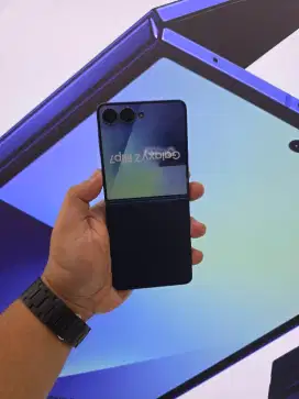 PRE ORDER Z FLIP7