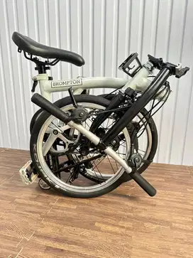 Brompton S6E Papyrus White and Black (Panda edition)