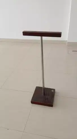 STAND DISPLAY KAYU