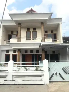 DISEWAKAN RUMAH DI ANTAPANI 2,5 LANTAI