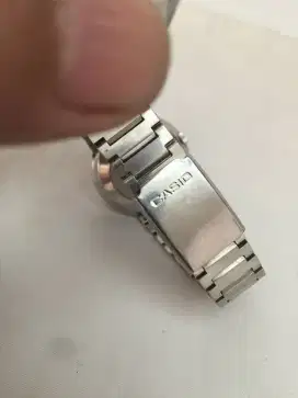 Jam original Mido Commander Original