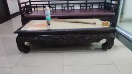 Meja kayu marmer