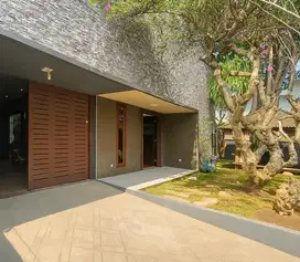 Dijual Cepat Rumah Lux Dengan Kolam Renang Area Buahbatu Bandung