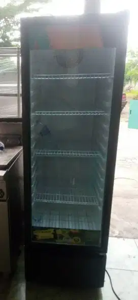 Showcase 1 Pintu RSA