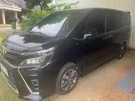 Toyota Voxy 2018
