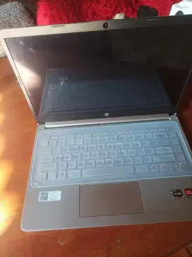 Dijual laptop pemakaian bagus