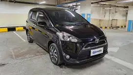 TDP Rendah Toyota Sienta 1.5 V Bensin-MT 2017 Hitam CSMHB