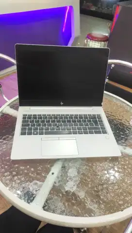 HP ELITEBOOK 840 AMD RYZEN 5