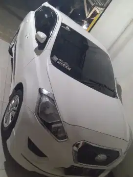 Datsun go + warna putih plat karawang