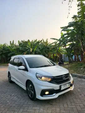 MOBILIO RS AUTOMETIC TAHUN 2017 KM 27RB