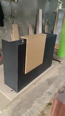 Meja kasir atau kantor request warna hitam