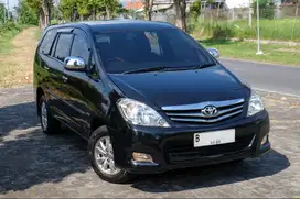 TOYOTA KIJANG INNOVA 2.5 V A/T 2009 ( HITAM )