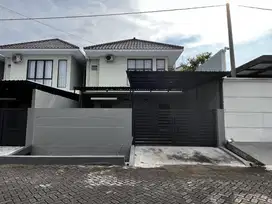 Sewa Rumah Full Furnish 2 Lantai Di Perumahan Elit Mojopahit Jember