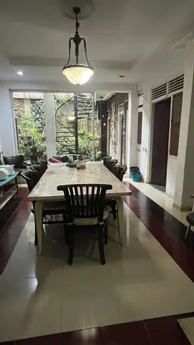 Rumah di Jakarta Selatan (dekat senopati)
