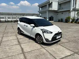 Full record Dp15 Toyota Sienta 1.5 V AT Putih 2017 2018 2016