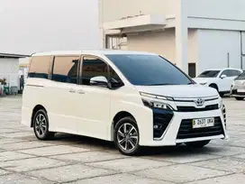Km50rb |Toyota VOXY 2.0 AT 2019 Warna Putih Likenew 2020