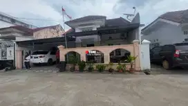 Disewakan rumah lokasi Demang Lebar Daun FULL FURNISHED