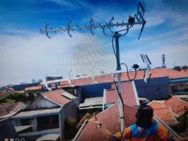 Antena Uhf digital dan antena parabola buduran sekitarnya