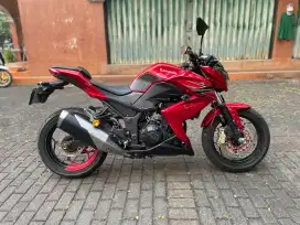 Kawasaki Z250 FI (2014) nik 2013