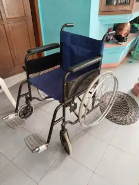 Jual kursi roda layak pakai