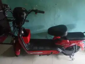 Sepeda listrik merk enine simple dan nyaman