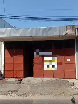 Disewakan / jual Ruko Bratang Strategis