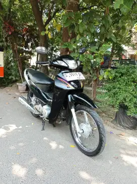 Honda karisma tahun 2005 mulus orsinil