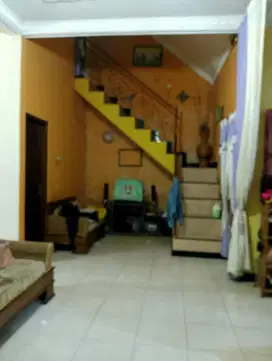 Dijual Rumah 2 lantai, pemakaian ke-2,  kamar Tidur 5 di boyolali