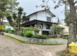 Villa Istana Bunga Lembang Fully Furnished