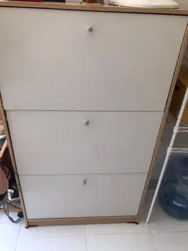Lemari sepatu/Rak sepatu