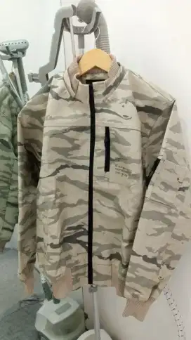 dijual cepat jaket pria corak loreng ceam