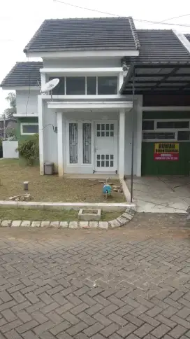 DISEWAKAN RUMAH SIAP HUNI