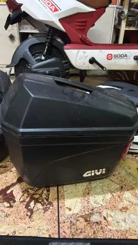 BOX GIVI BELANG SAMPING