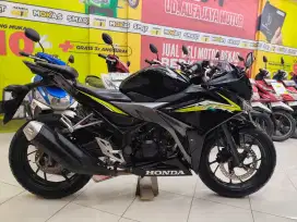 Honda CBR 150R th 2016