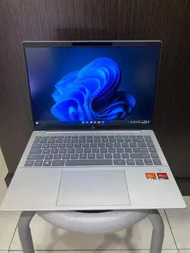 HP Pavilion Plus 14 ey0016AU Ryzen 5-7540U/16GB/512GB SSD/14″WUXGA IPS