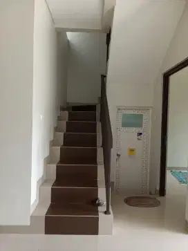 Rumah Bangunan Baru Area Margahayu Raya Dekat ke Jl Soetta & MIM